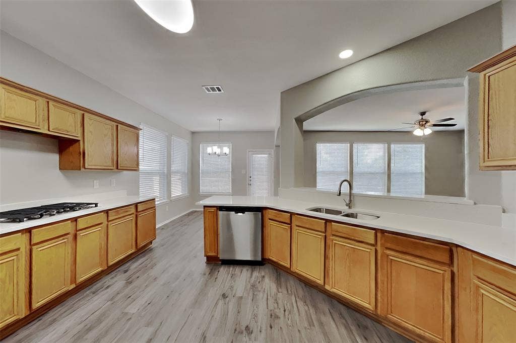 4710 Lincolnshire Drive, Grand Prairie, TX 75052