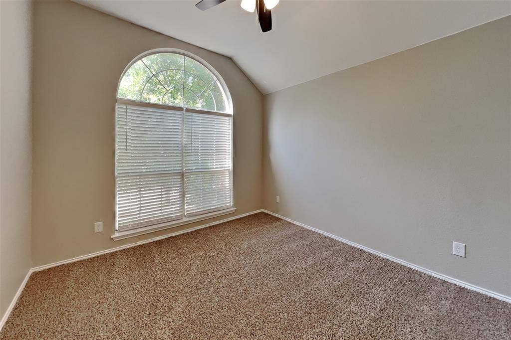 4710 Lincolnshire Drive, Grand Prairie, TX 75052