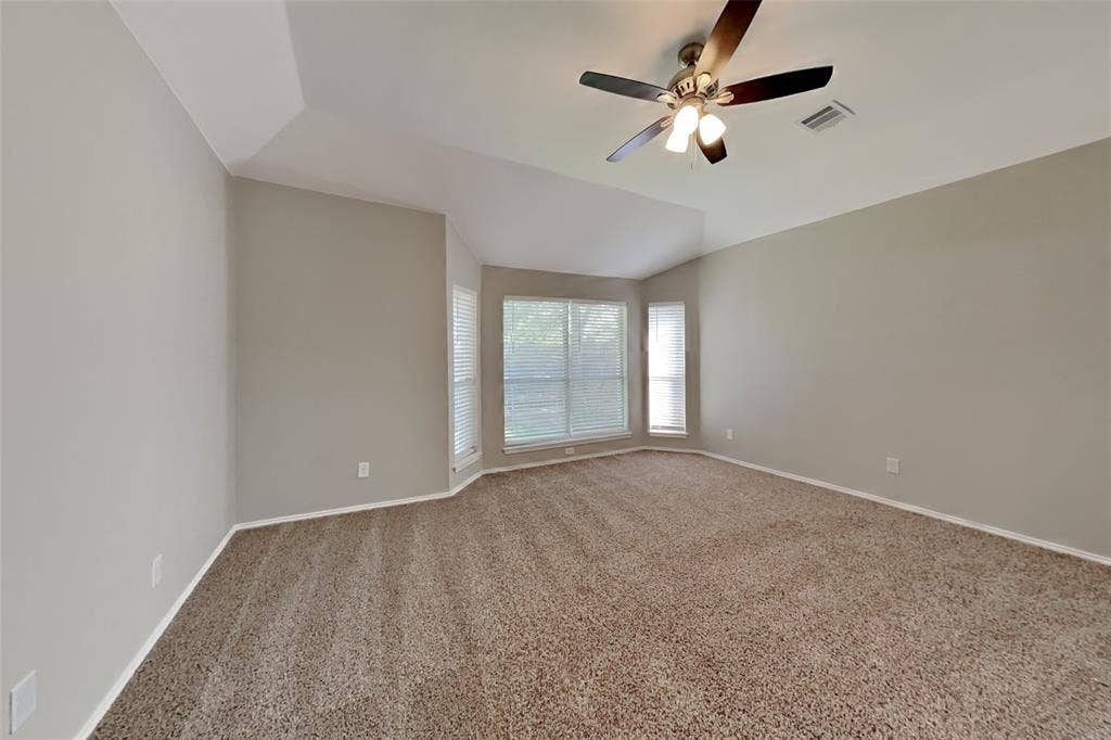 4710 Lincolnshire Drive, Grand Prairie, TX 75052