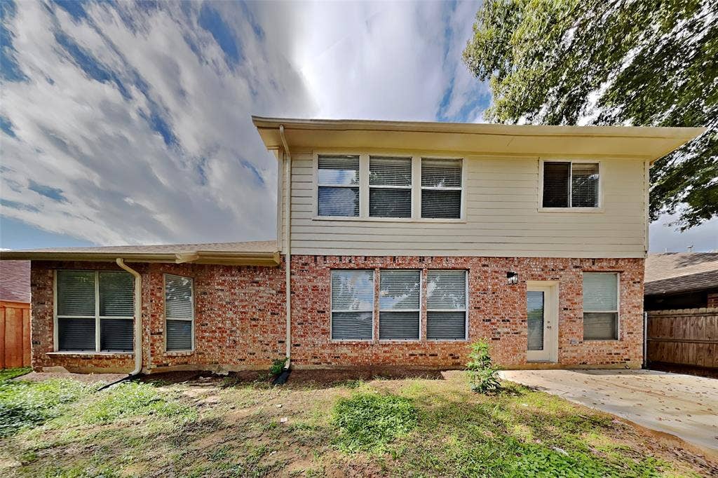 4710 Lincolnshire Drive, Grand Prairie, TX 75052