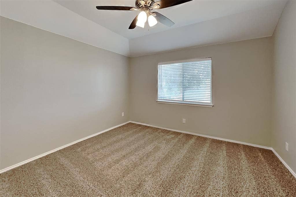 4710 Lincolnshire Drive, Grand Prairie, TX 75052