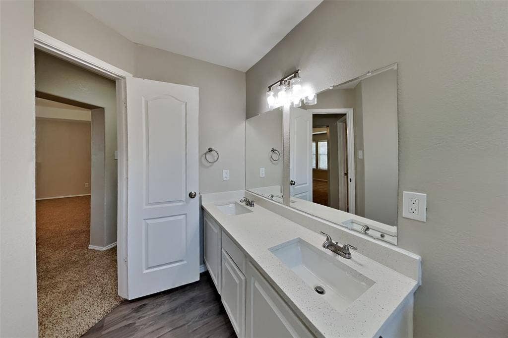 4710 Lincolnshire Drive, Grand Prairie, TX 75052