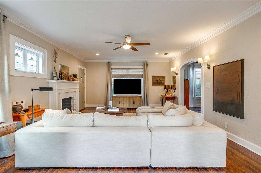 2711 Scott Avenue, Fort Worth, TX 76103 2711 Scott Avenue, Fort Worth, TX 76103