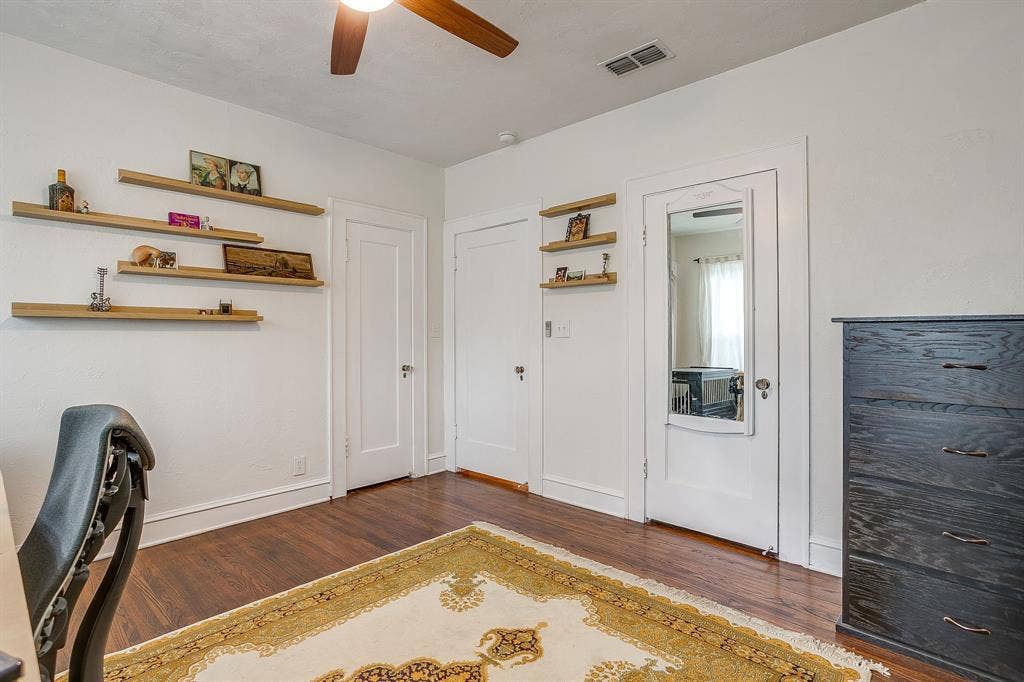 2711 Scott Avenue, Fort Worth, TX 76103 2711 Scott Avenue, Fort Worth, TX 76103
