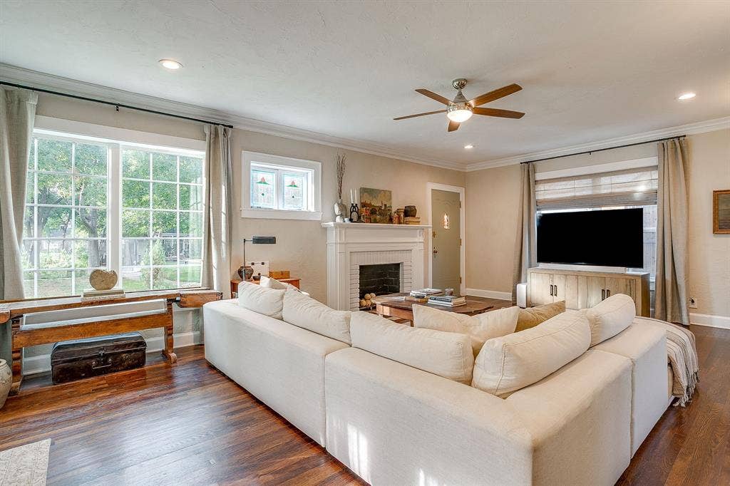 2711 Scott Avenue, Fort Worth, TX 76103 2711 Scott Avenue, Fort Worth, TX 76103