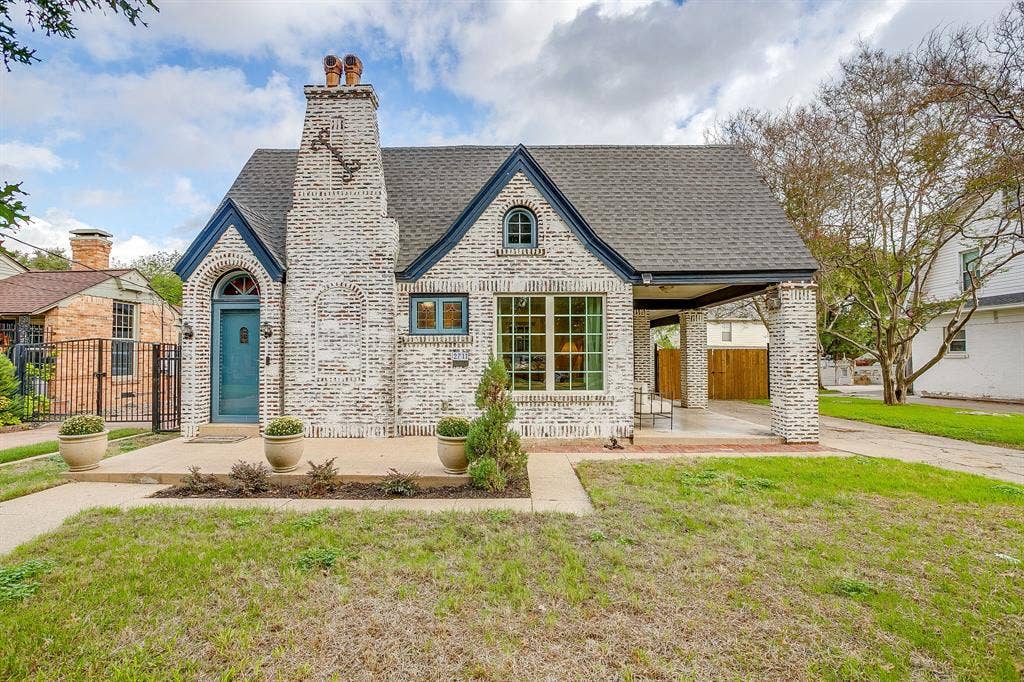 2711 Scott Avenue, Fort Worth, TX 76103 2711 Scott Avenue, Fort Worth, TX 76103