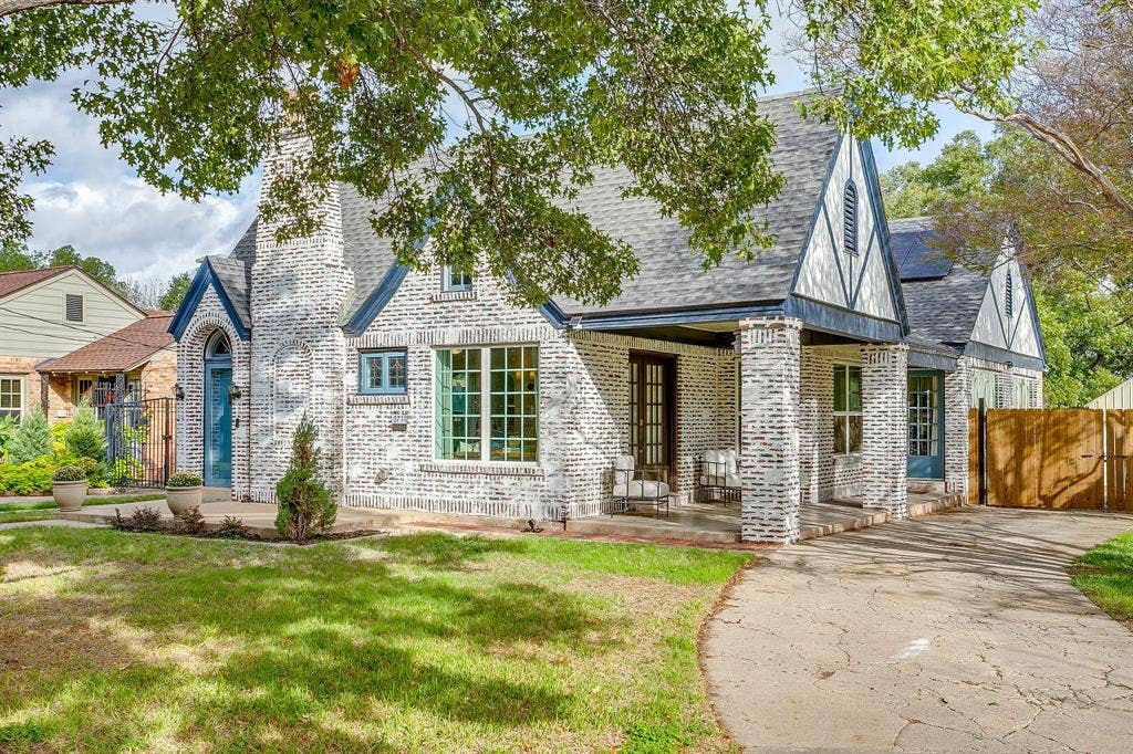 2711 Scott Avenue, Fort Worth, TX 76103 2711 Scott Avenue, Fort Worth, TX 76103