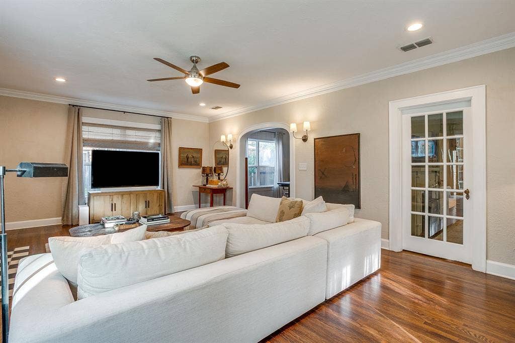 2711 Scott Avenue, Fort Worth, TX 76103 2711 Scott Avenue, Fort Worth, TX 76103
