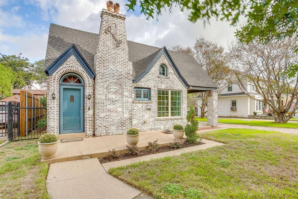 2711 Scott Avenue, Fort Worth, TX 76103 2711 Scott Avenue, Fort Worth, TX 76103