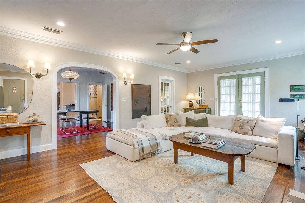 2711 Scott Avenue, Fort Worth, TX 76103 2711 Scott Avenue, Fort Worth, TX 76103