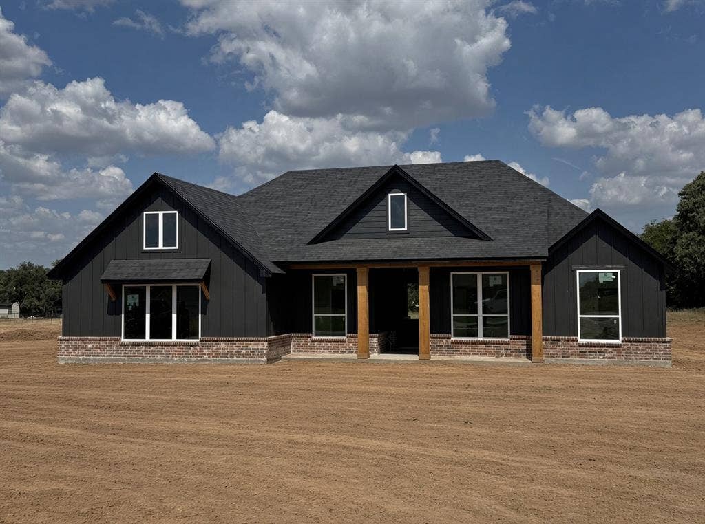 1098 Colt Road, Springtown, TX 76082