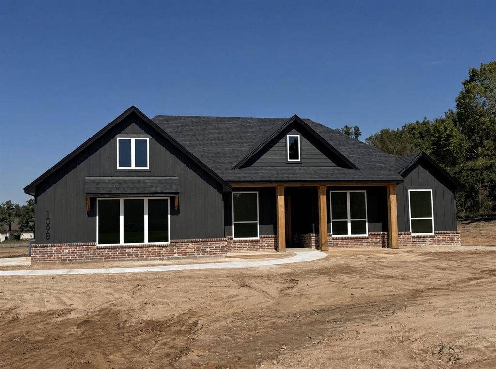 1098 Colt Road, Springtown, TX 76082