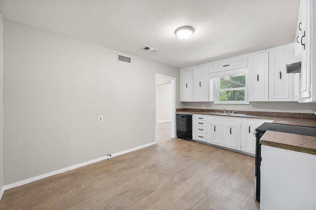 2716 Scruggs Park Drive, Richland Hills, TX 76118