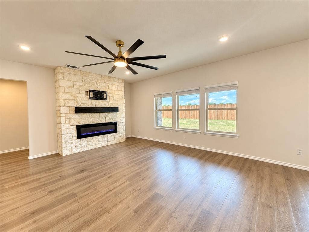 147 Mapleoak Drive, Caddo Mills, TX 75135