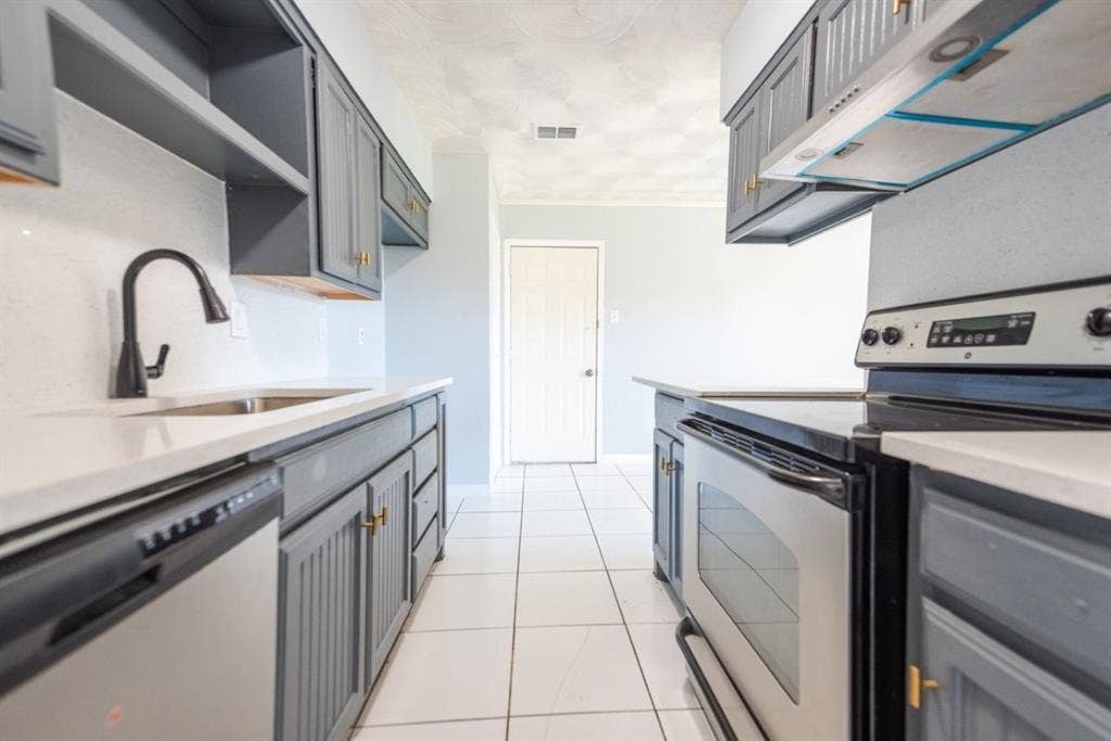 4430 Windsor Drive, Garland, TX 75042 4430 Windsor Drive, Garland, TX 75042