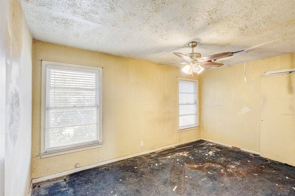 124 Rio Rita Drive, Garland, TX 75040 Primary bedroom