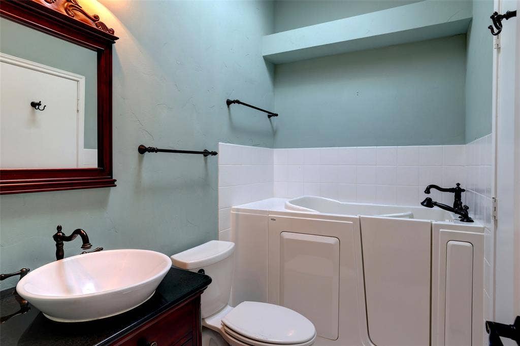 2109 Brook Mount Court, Carrollton, TX 75006