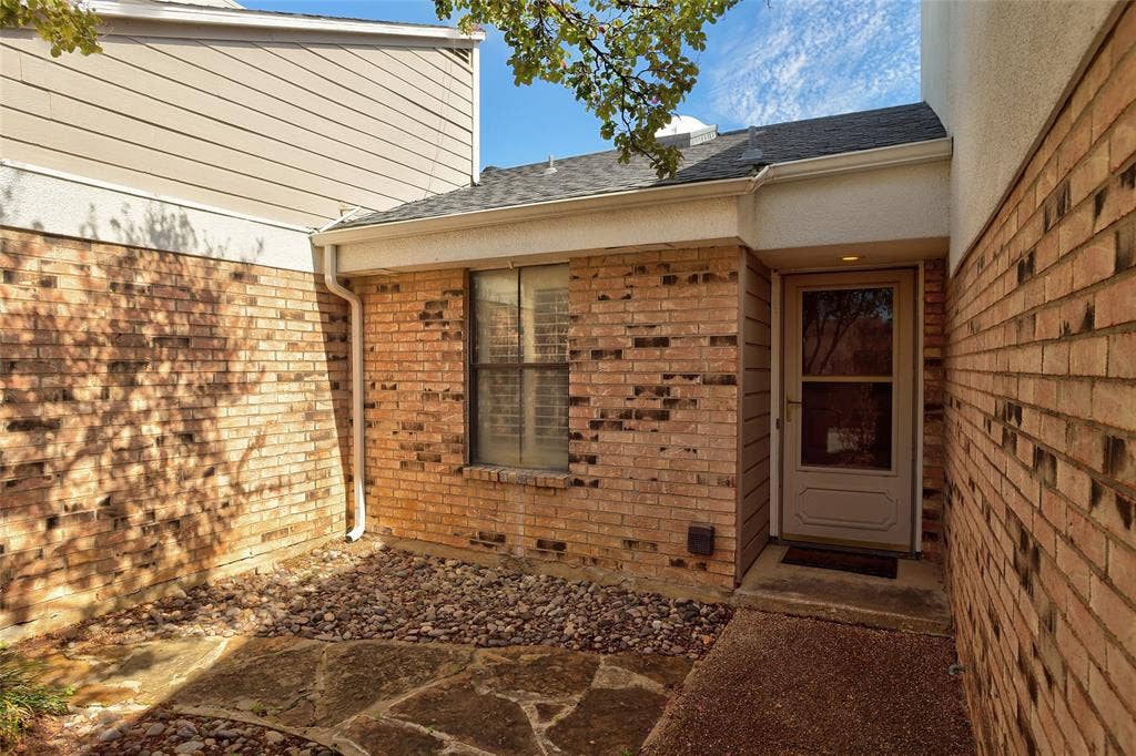 2109 Brook Mount Court, Carrollton, TX 75006