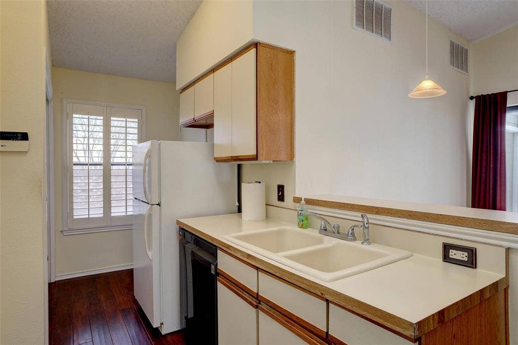 2109 Brook Mount Court, Carrollton, TX 75006
