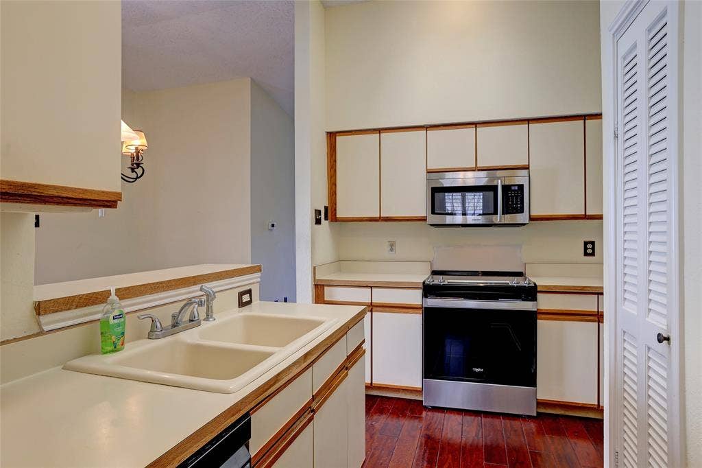 2109 Brook Mount Court, Carrollton, TX 75006