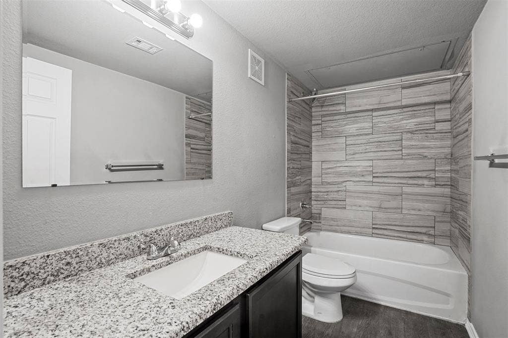 609 Meadow View Court, #202, Denton, TX 76207