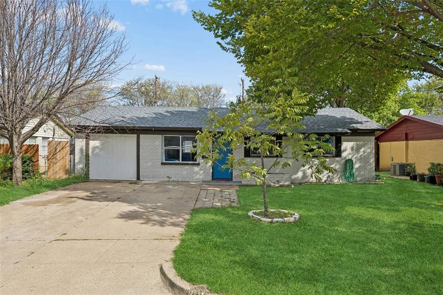 Property photo for 812 W Barron Avenue, Everman, TX