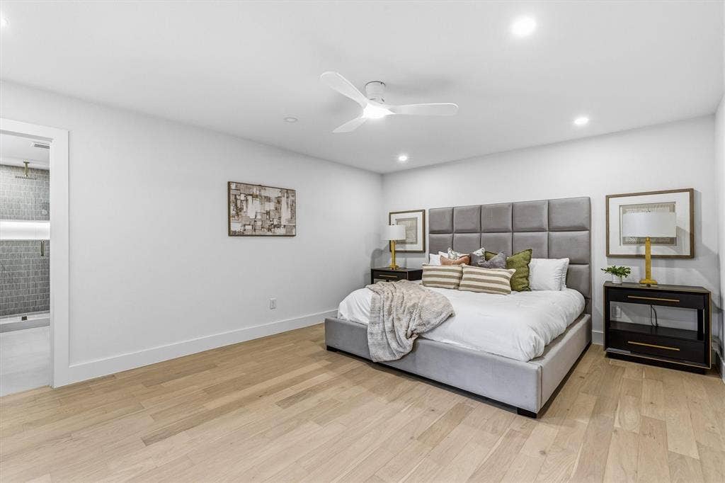7031 Hunters Ridge Drive, Dallas, TX 75248 Primary bedroom