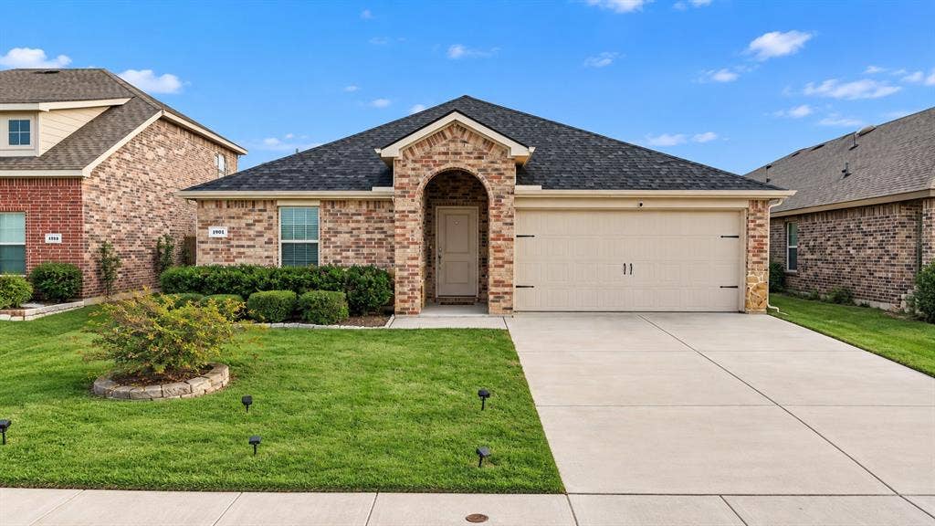 1901 Crimson Avenue, Farmersville, TX 75442 1901 Crimson Avenue, Farmersville, TX 75442