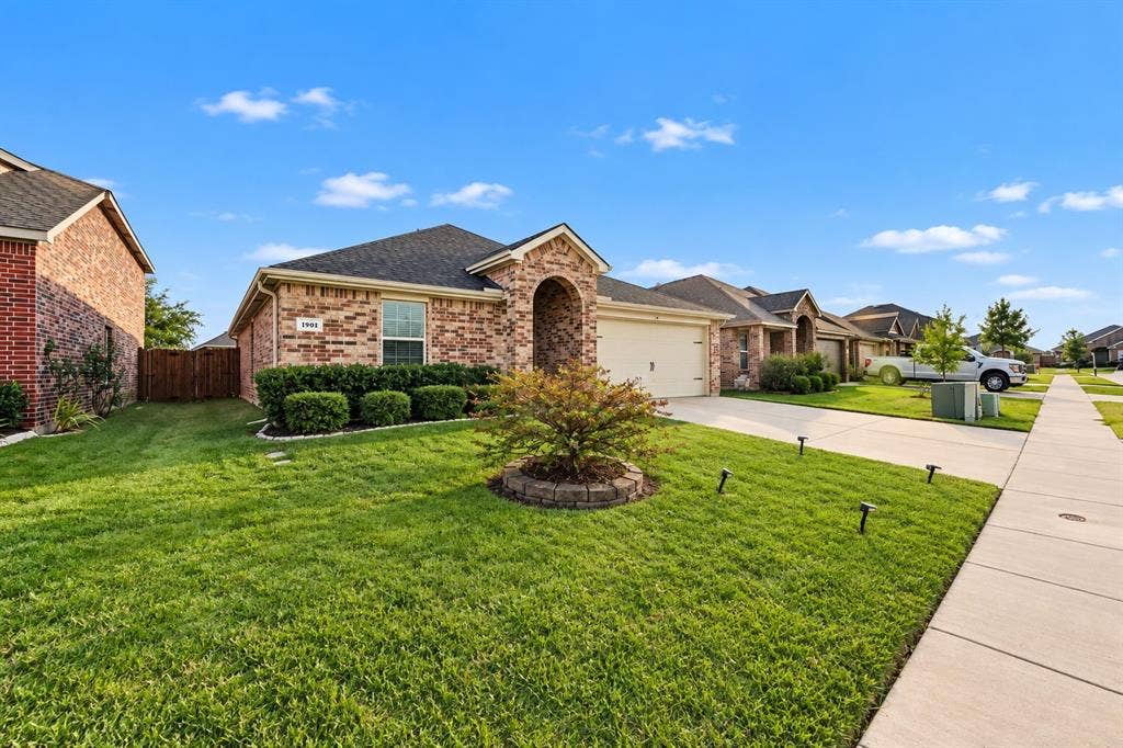 1901 Crimson Avenue, Farmersville, TX 75442 1901 Crimson Avenue, Farmersville, TX 75442