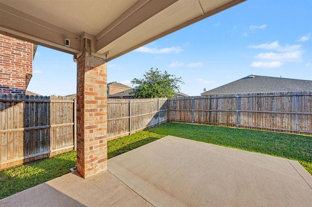 1901 Crimson Avenue, Farmersville, TX 75442 1901 Crimson Avenue, Farmersville, TX 75442