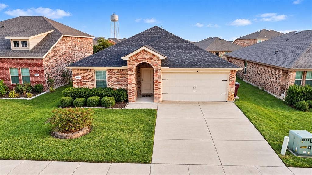 1901 Crimson Avenue, Farmersville, TX 75442 1901 Crimson Avenue, Farmersville, TX 75442