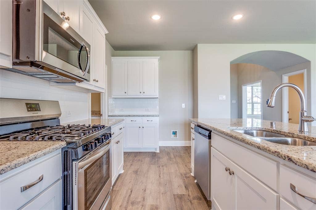 2921 Pronghorn Drive, Melissa, TX 75454 2921 Pronghorn Drive, Melissa, TX 75454