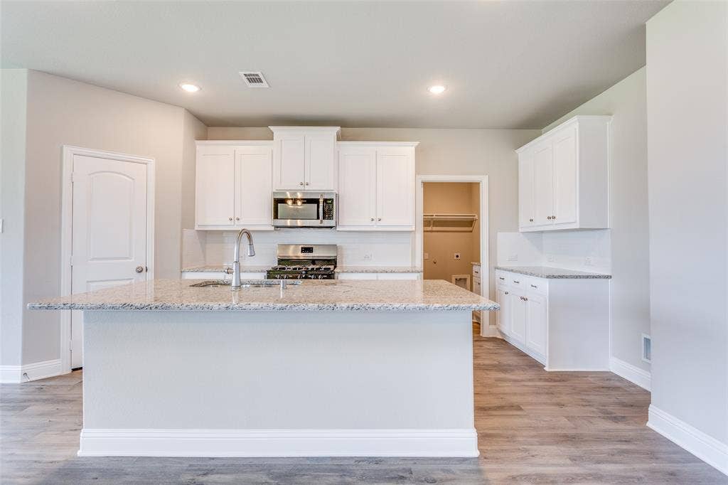 2921 Pronghorn Drive, Melissa, TX 75454 2921 Pronghorn Drive, Melissa, TX 75454