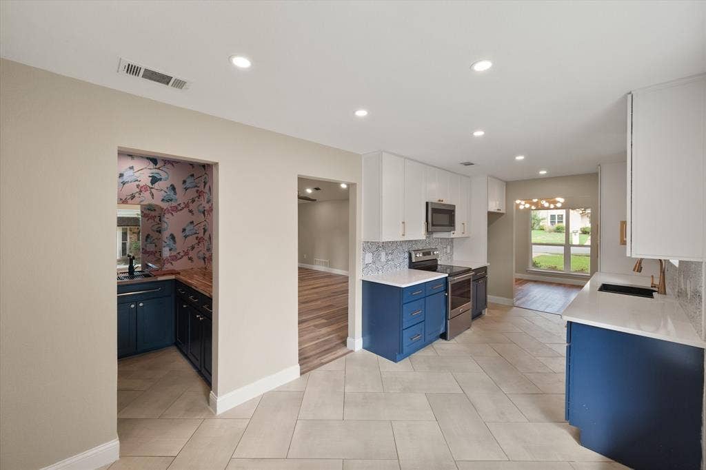 309 Quail Crest Drive, Bedford, TX 76021