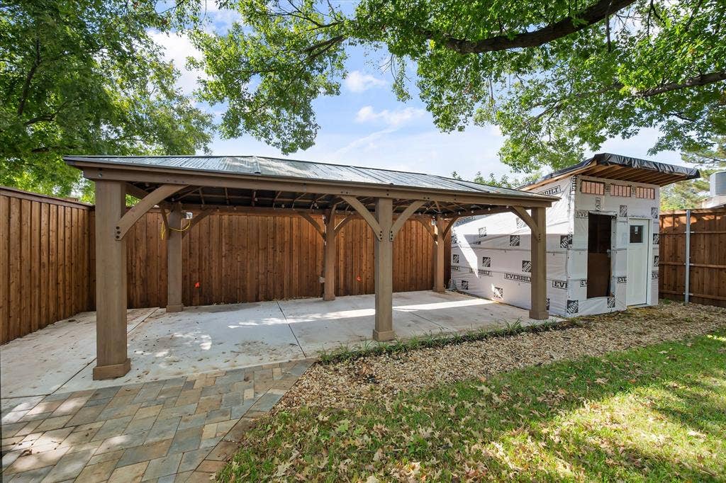 309 Quail Crest Drive, Bedford, TX 76021