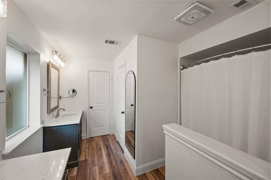 309 Quail Crest Drive, Bedford, TX 76021