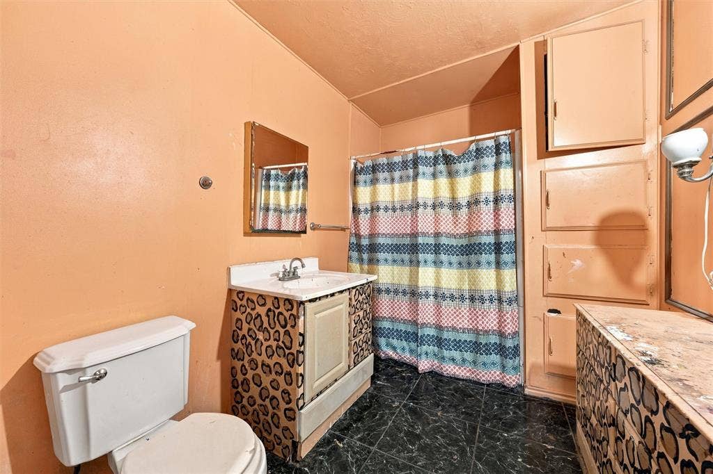2183 Greig Drive, Robinson, TX 76706