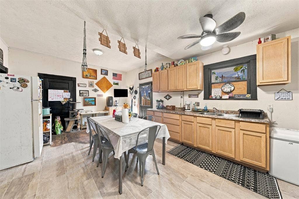 2183 Greig Drive, Robinson, TX 76706