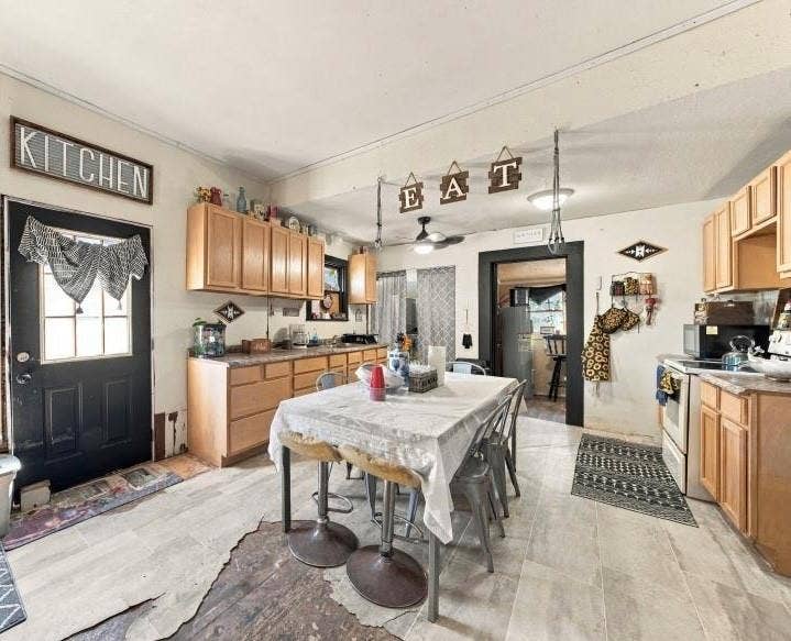2183 Greig Drive, Robinson, TX 76706