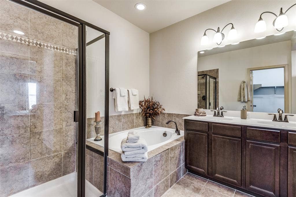 3833 Marcillia Circle, Irving, TX 75038 3833 Marcillia Circle, Irving, TX 75038