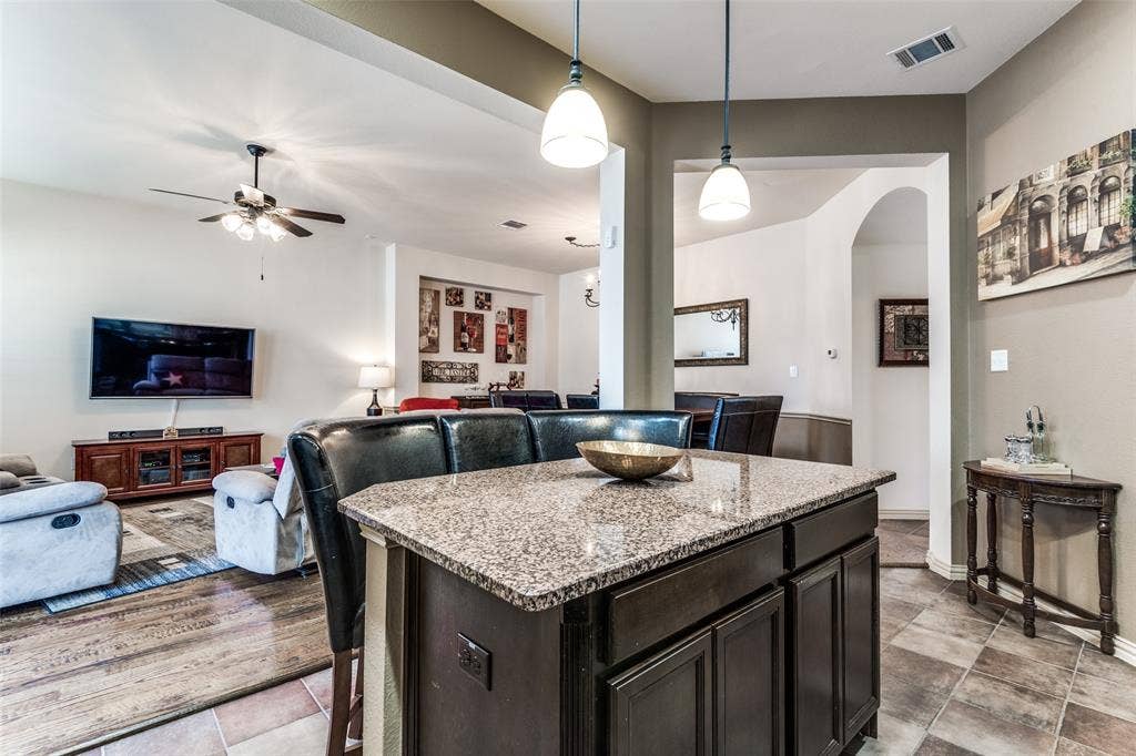 3833 Marcillia Circle, Irving, TX 75038 3833 Marcillia Circle, Irving, TX 75038