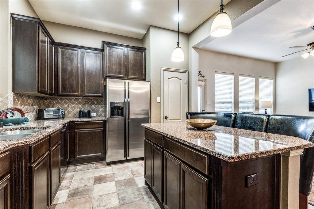 3833 Marcillia Circle, Irving, TX 75038 3833 Marcillia Circle, Irving, TX 75038