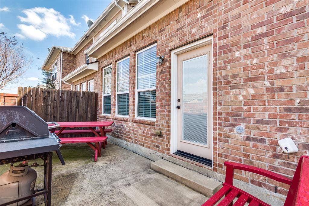 3833 Marcillia Circle, Irving, TX 75038 3833 Marcillia Circle, Irving, TX 75038
