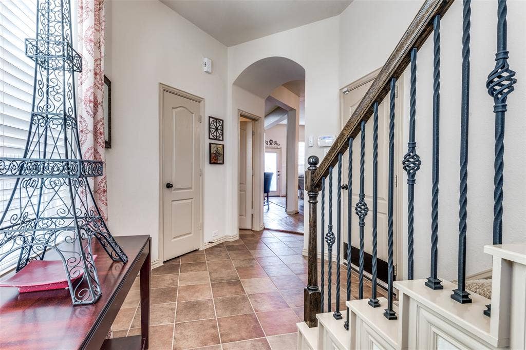 3833 Marcillia Circle, Irving, TX 75038 3833 Marcillia Circle, Irving, TX 75038