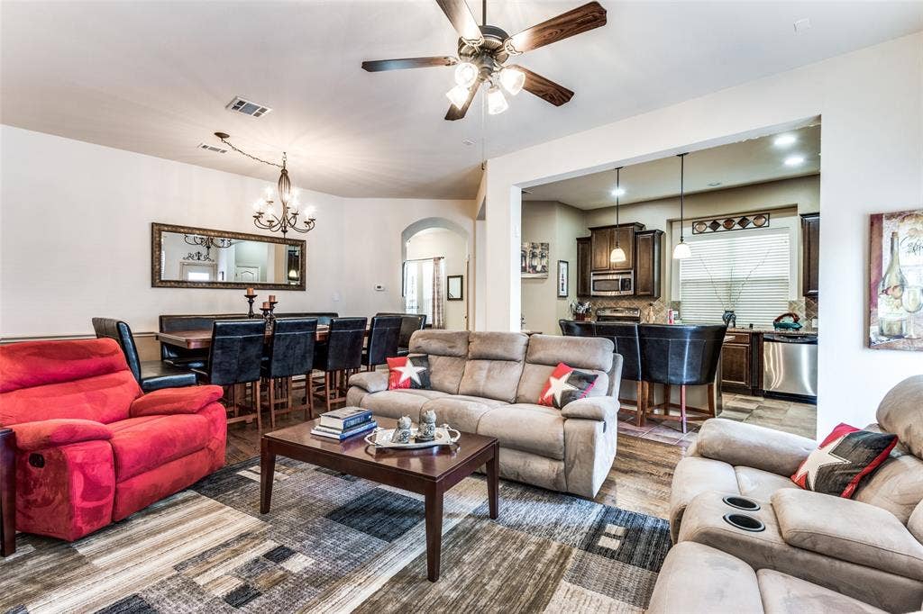 3833 Marcillia Circle, Irving, TX 75038 3833 Marcillia Circle, Irving, TX 75038
