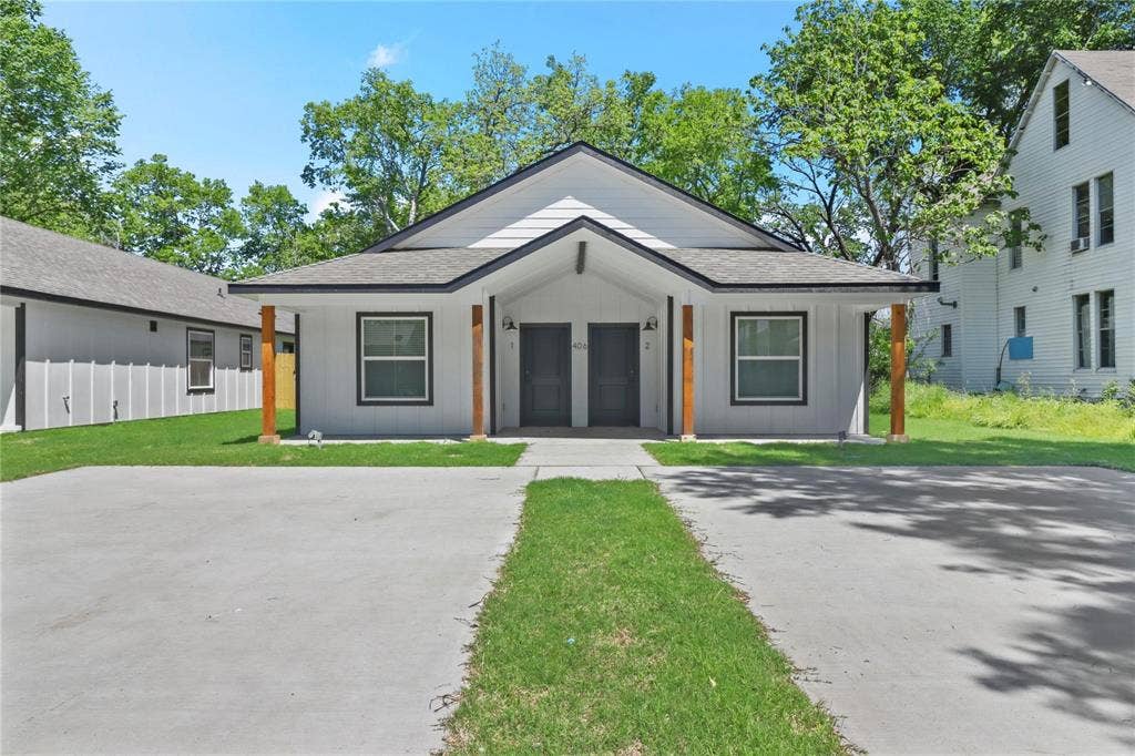 406 W 6th Street, #2, Bonham, TX 75418