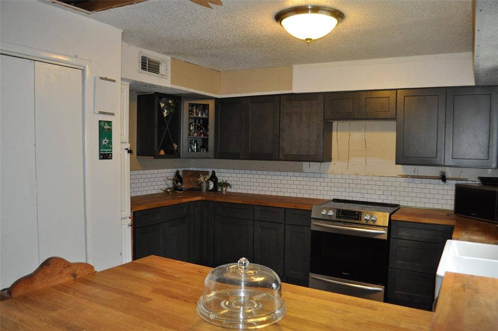 3777 County Road 1101, Celeste, TX 75423 3777 County Road 1101, Celeste, TX 75423