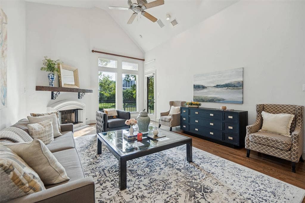 12050 Lueders Lane, Dallas, TX 75230 Living room with views of lake
