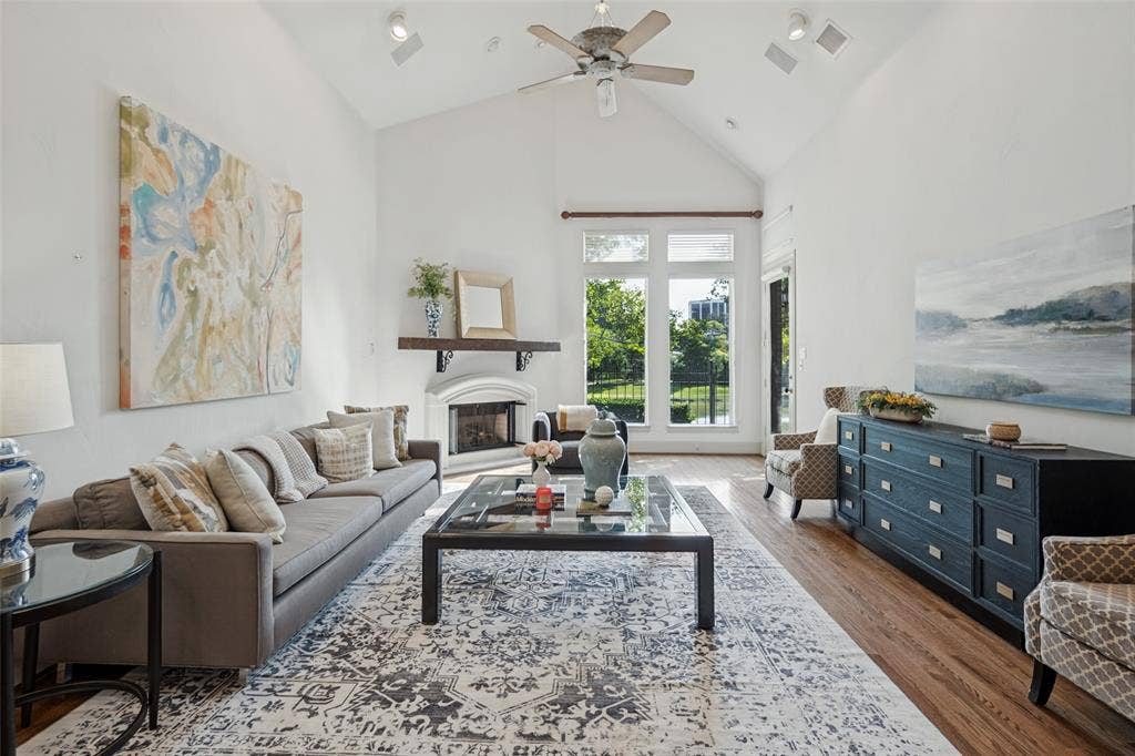 12050 Lueders Lane, Dallas, TX 75230 Living room with views of lake