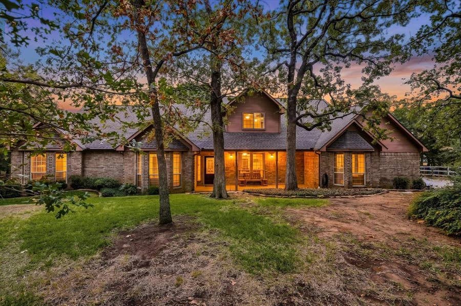 Property photo for 1231 Oak View Court, Oak Point, TX